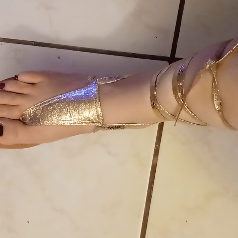 Victoria Secret- Colin Stuart Golden Gladiator Sandals 7
